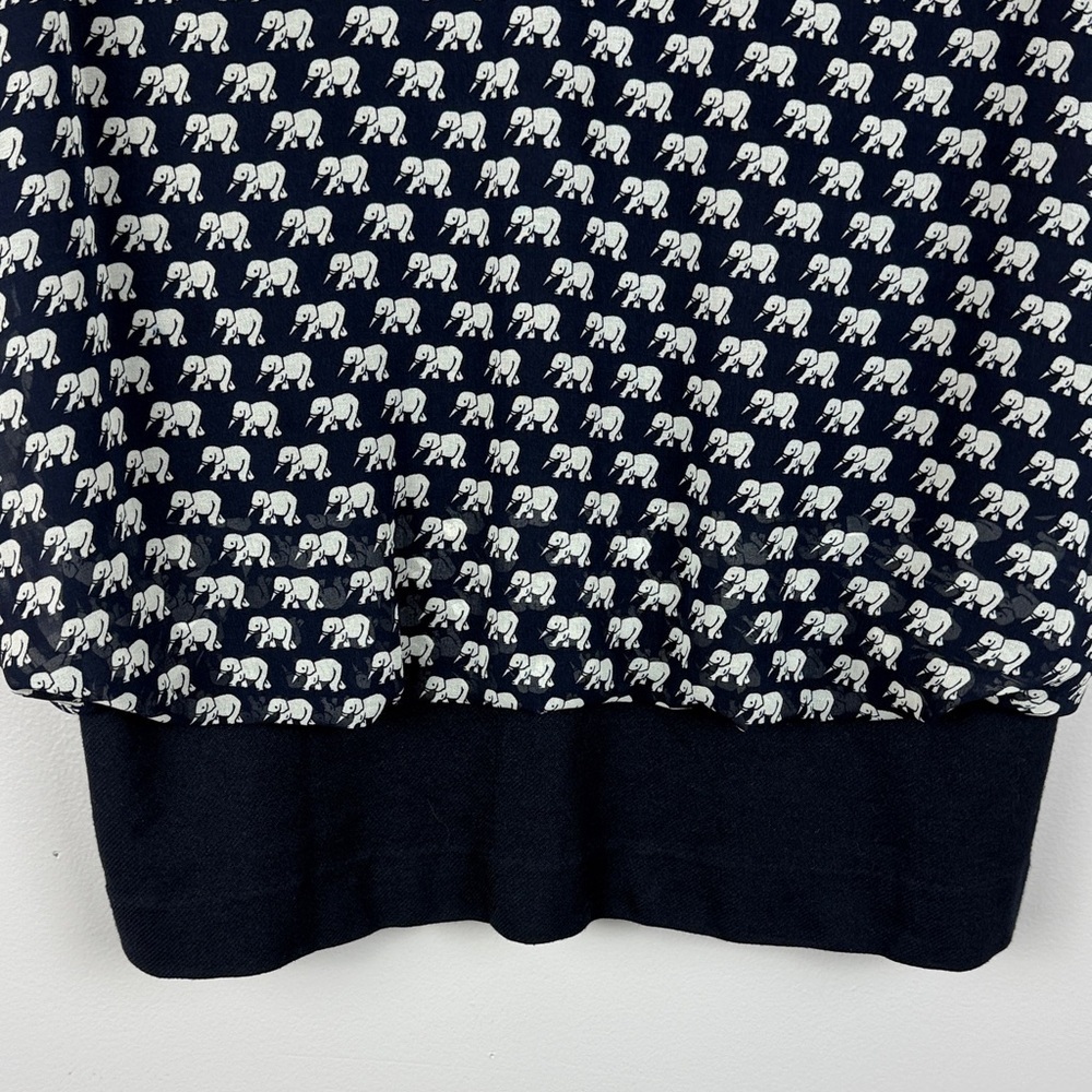 CAbi Parade Chic Blue White Elephant Print V-Neck Cap Sleeves Medium Blouse - Picture 7 of 12
